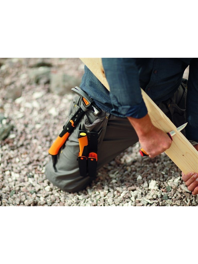 Amatininko peilis FISKARS su galąstuvu 2 Amatininko peilis FISKARS su galąstuvu 2