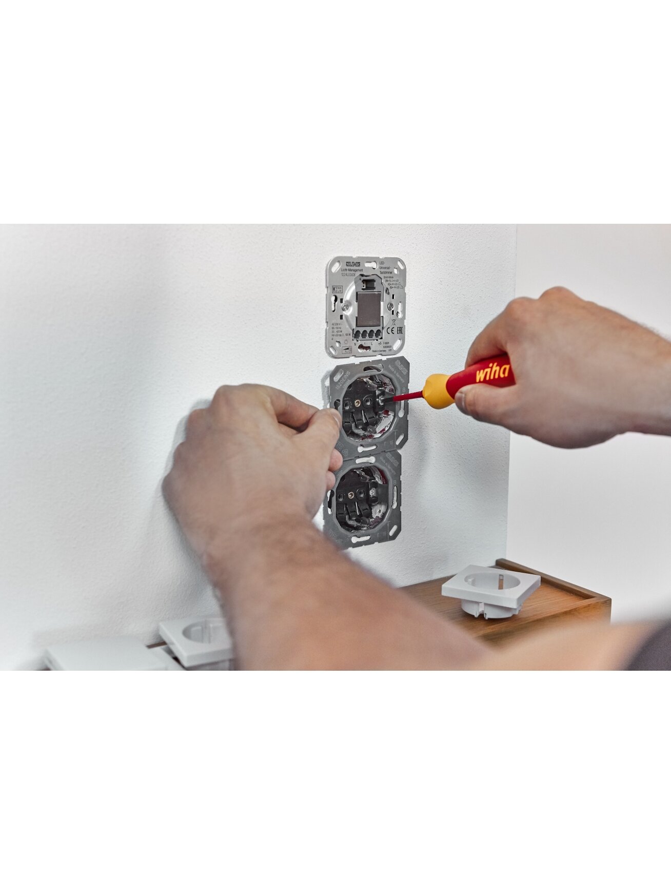 Atsuktuvas su antgaliais (4 vnt.) WIHA PocketMax® 1000V, Elektrikams 2 Atsuktuvas su antgaliais (4 vnt.) WIHA PocketMax® 1000V, Elektrikams 2