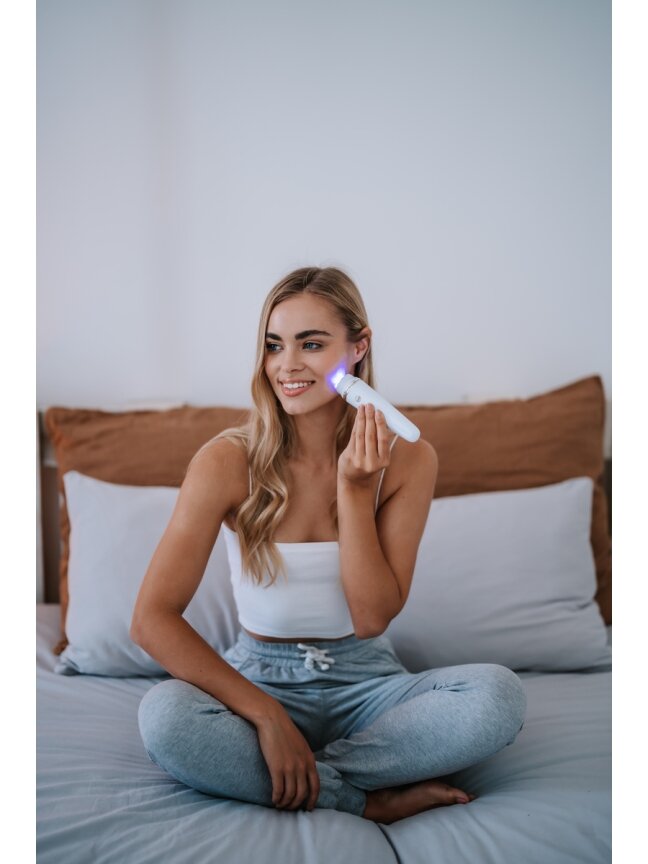 Beautifly B-Glossy Acne Young Ultragarsinis grožio aparatas su LED šviesos terapija probleminei odai 1