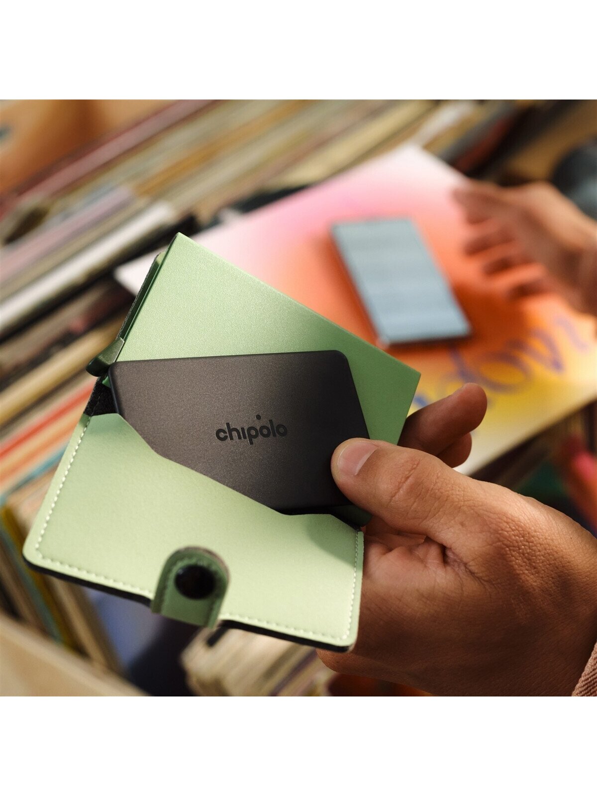 Chipolo CARD – Wireless Rechargeable Slim Bluetooth Tracker for iOS & Android, Charcoal 1