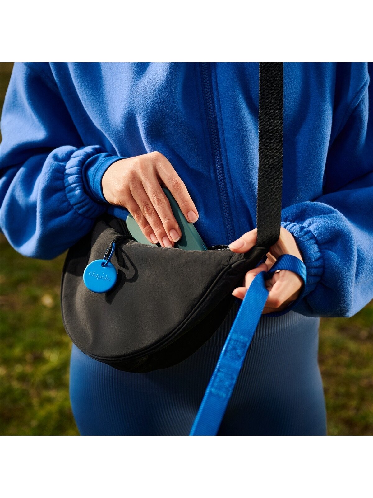 Chipolo POP – Bluetooth Tracker with Replaceable Battery for iOS & Android, Blue 5