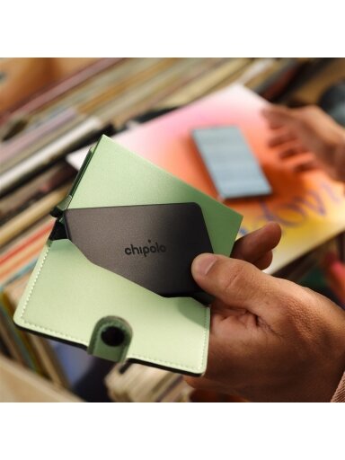 Chipolo CARD – Wireless Rechargeable Slim Bluetooth Tracker for iOS & Android, Charcoal