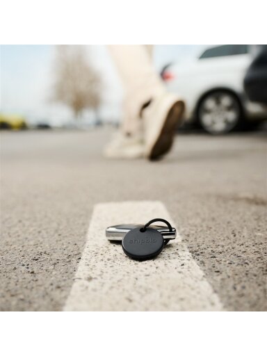 Chipolo POP – Bluetooth Tracker with Replaceable Battery for iOS & Android, Black