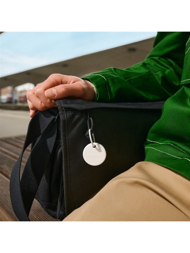 Chipolo POP – Bluetooth Tracker with Replaceable Battery for iOS & Android, White 2