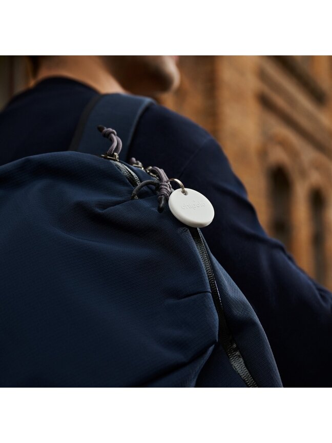 Chipolo POP – Bluetooth Tracker with Replaceable Battery for iOS & Android, White 3