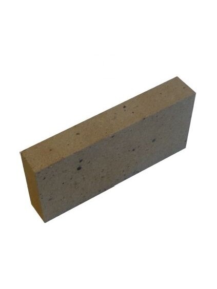 Kieto kuro katilo Vigas šamoto plyta, P4 šoninė stačiakampė 125x40x250 mm Kieto kuro katilo Vigas šamoto plyta, P4 šoninė stačiakampė 125x40x250 mm