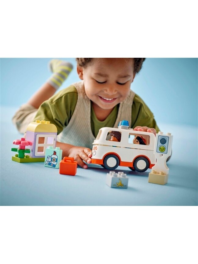 Konstruktorius LEGO® Duplo Ambulance & Driver 10447, 19 vnt. 2