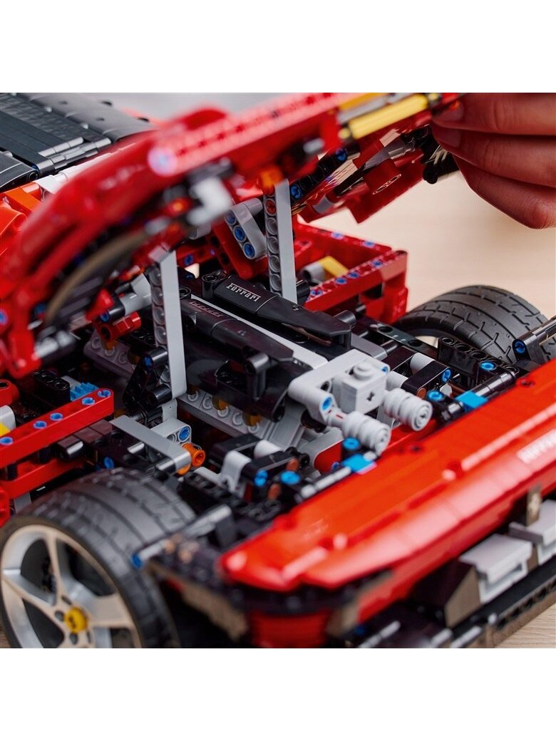 Konstruktorius LEGO® Technic Ferrari Daytona SP3 42143 2 Konstruktorius LEGO® Technic Ferrari Daytona SP3 42143 2