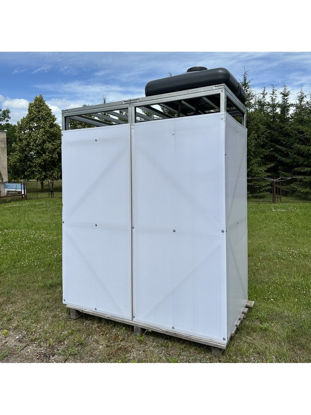 Lauko dušas 1×2 150 L 10 Lauko dušas 1×2 150 L 10