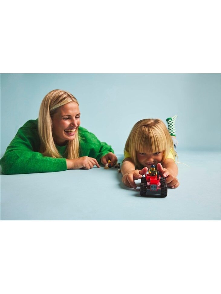 LEGO® City Red Farm Tractor with Trailer & Sheep, 116 vnt. 2 LEGO® City Red Farm Tractor with Trailer & Sheep, 116 vnt. 2
