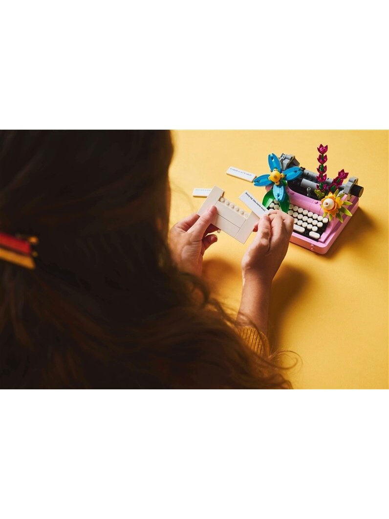 LEGO® Creator Typewriter with Flowers 31169, 363 vnt. 2 LEGO® Creator Typewriter with Flowers 31169, 363 vnt. 2
