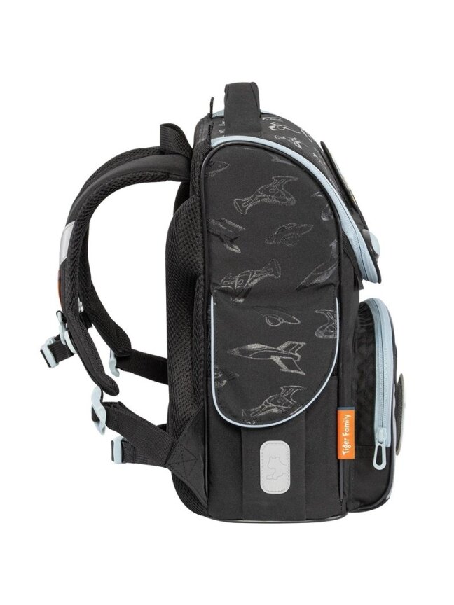 Mokyklinė kuprinė TGNQ-107A(1), juoda, 31x19x35 cm 2 Mokyklinė kuprinė TGNQ-107A(1), juoda, 31x19x35 cm 2