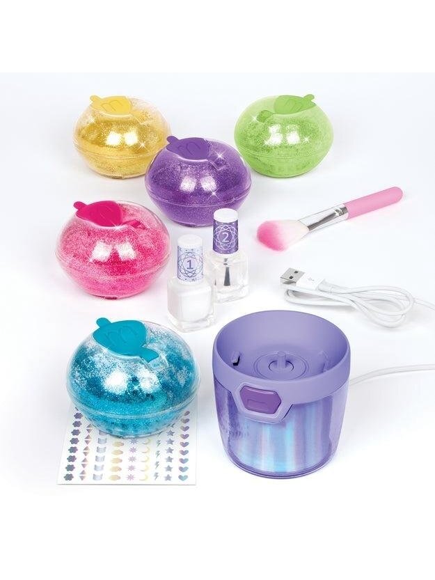 Nagų priežiūros rinkinys Make It Real PARTY NAILS 2467M 2 Nagų priežiūros rinkinys Make It Real PARTY NAILS 2467M 2