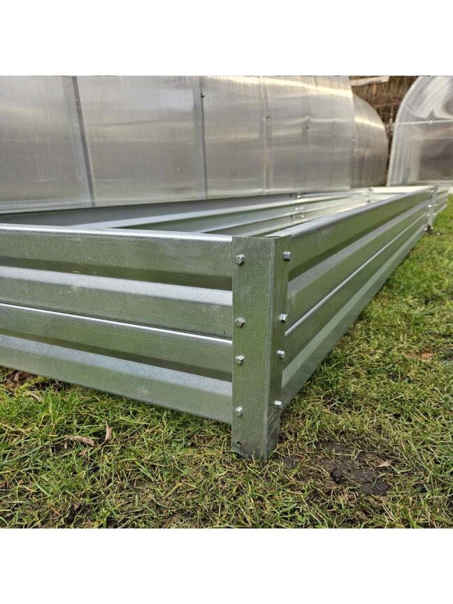 Pakelta lysvė (cinkuota) 3.90m. 0.65m. 2 Pakelta lysvė (cinkuota) 3.90m. 0.65m. 2